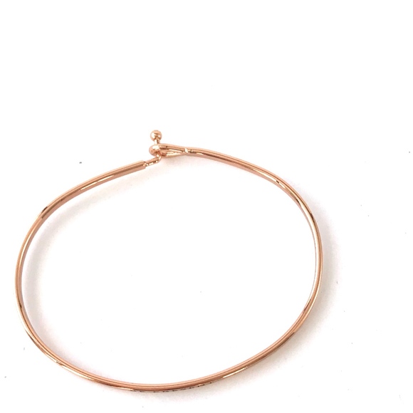 Rose Gold "Be Present" Bracelet - Picture 4 of 5